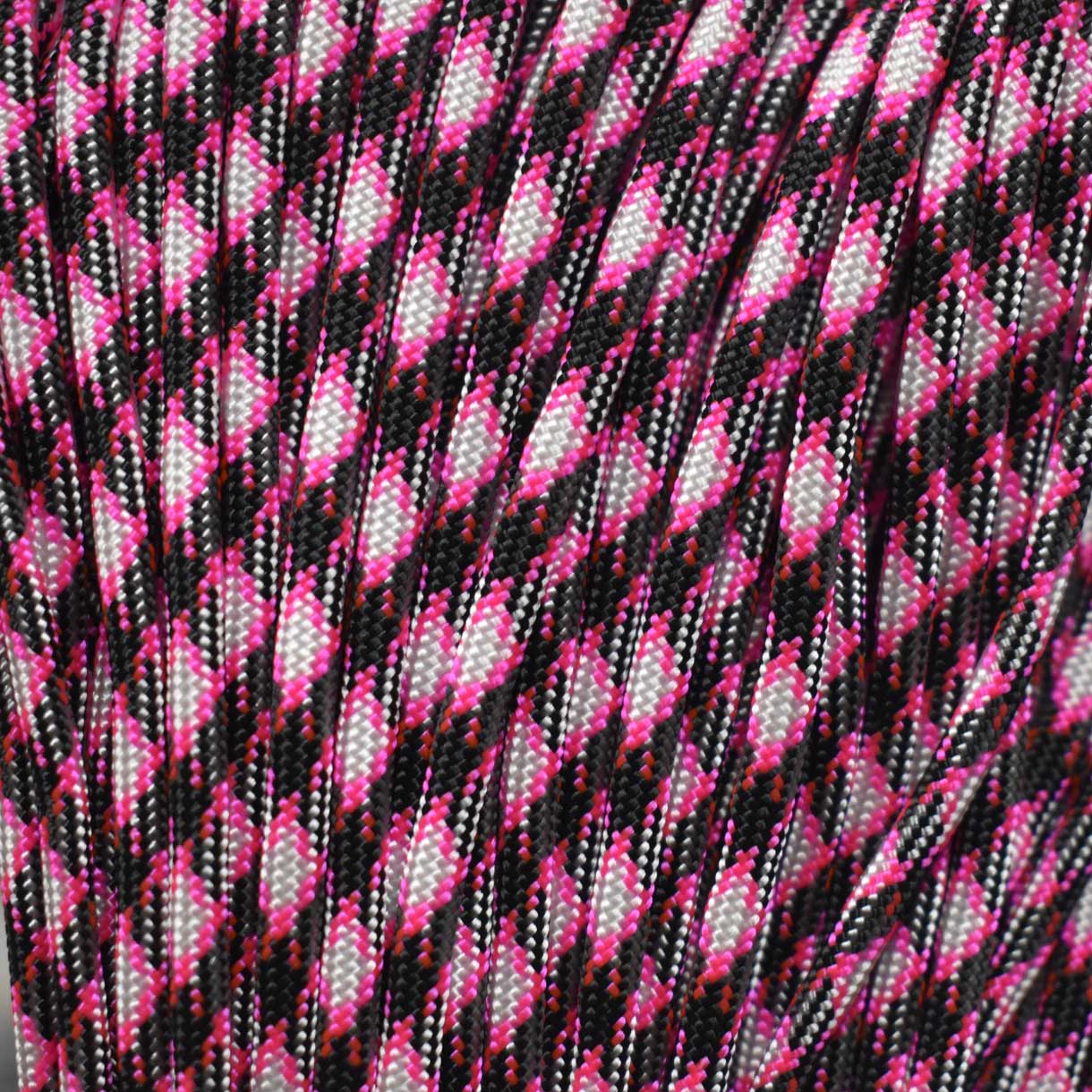 4 mm (5/32”) 550 Paracord Girl Time Made in the USA Nylon/Nylon (100 ft)