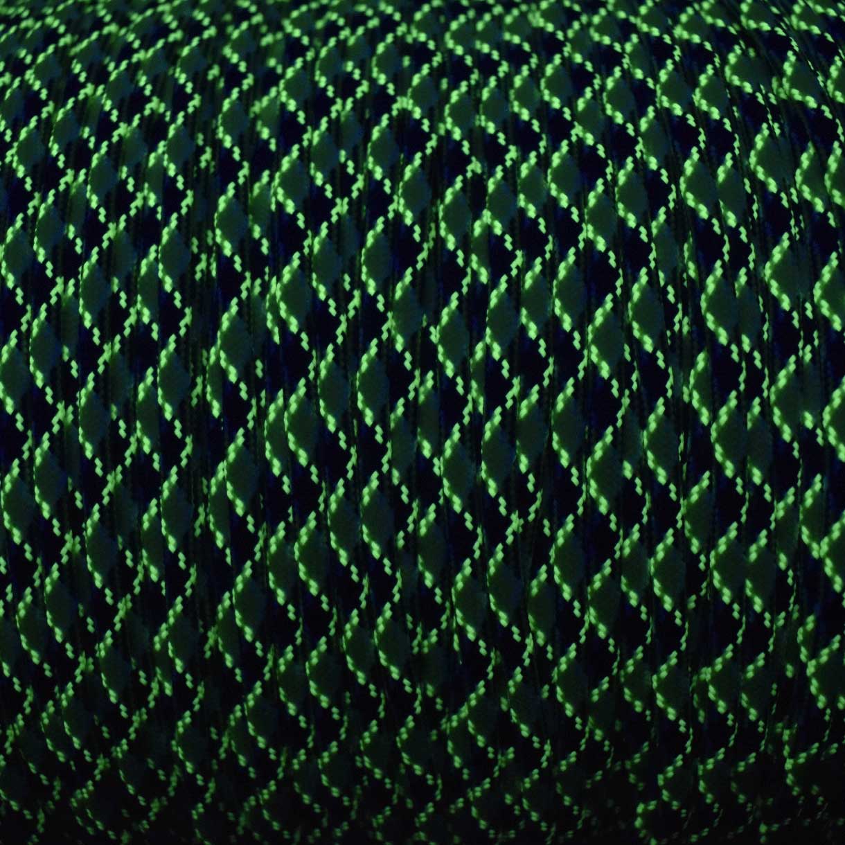 4 mm (5/32”) 550 Paracord Bay Made in the USA Polyester/Nylon Atwood Rope MFG