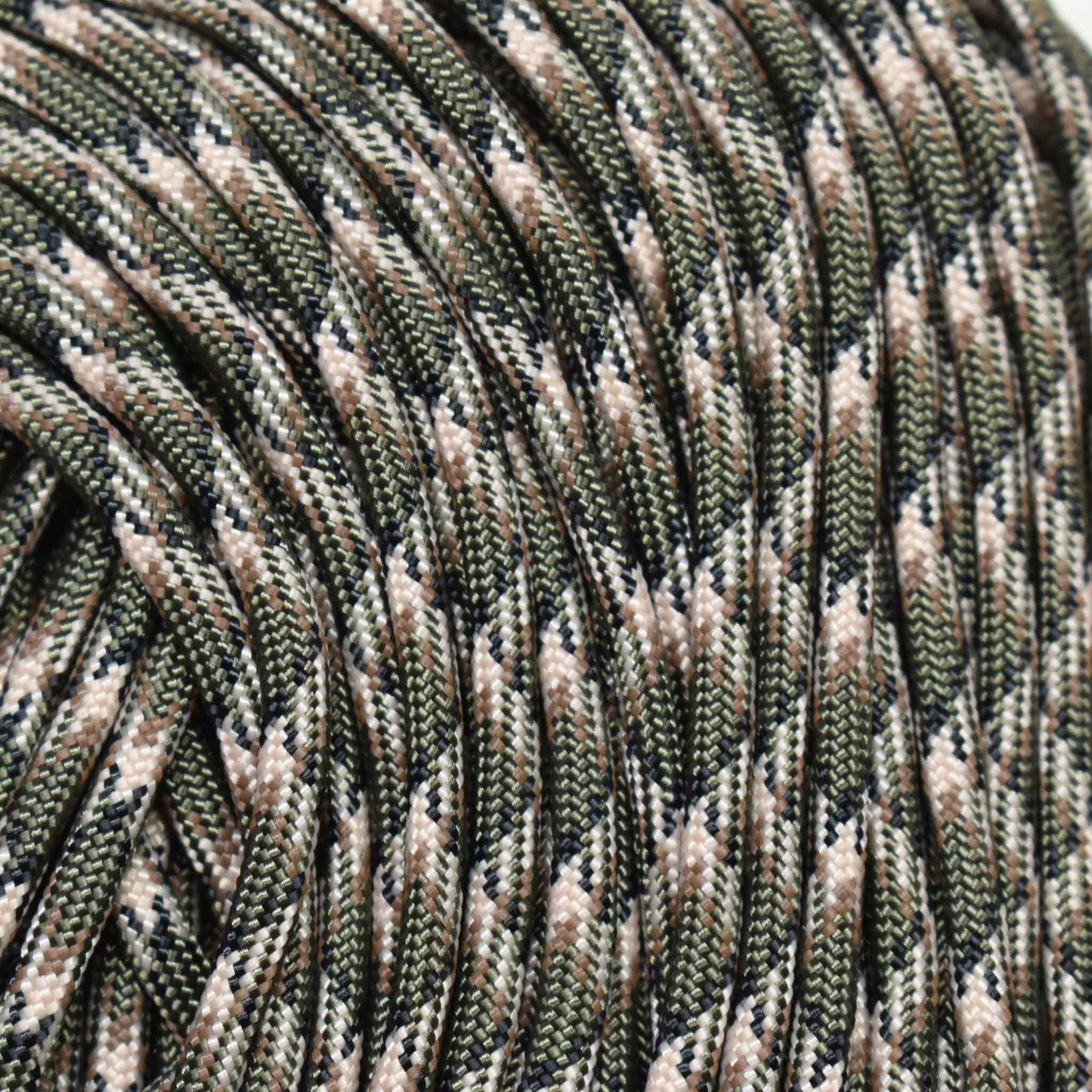 4 mm (5/32”) 550 Paracord Deep Wood Made in the USA Nylon/Nylon