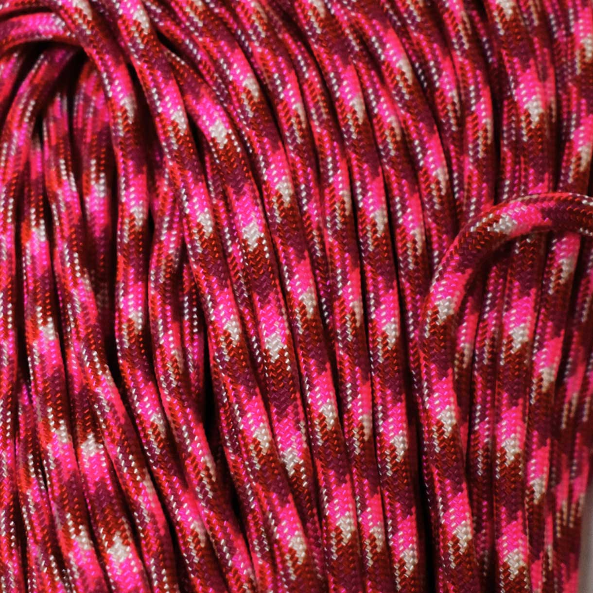 550 Paracord Love Spell Made in the USA Nylon/Nylon (100 ft)