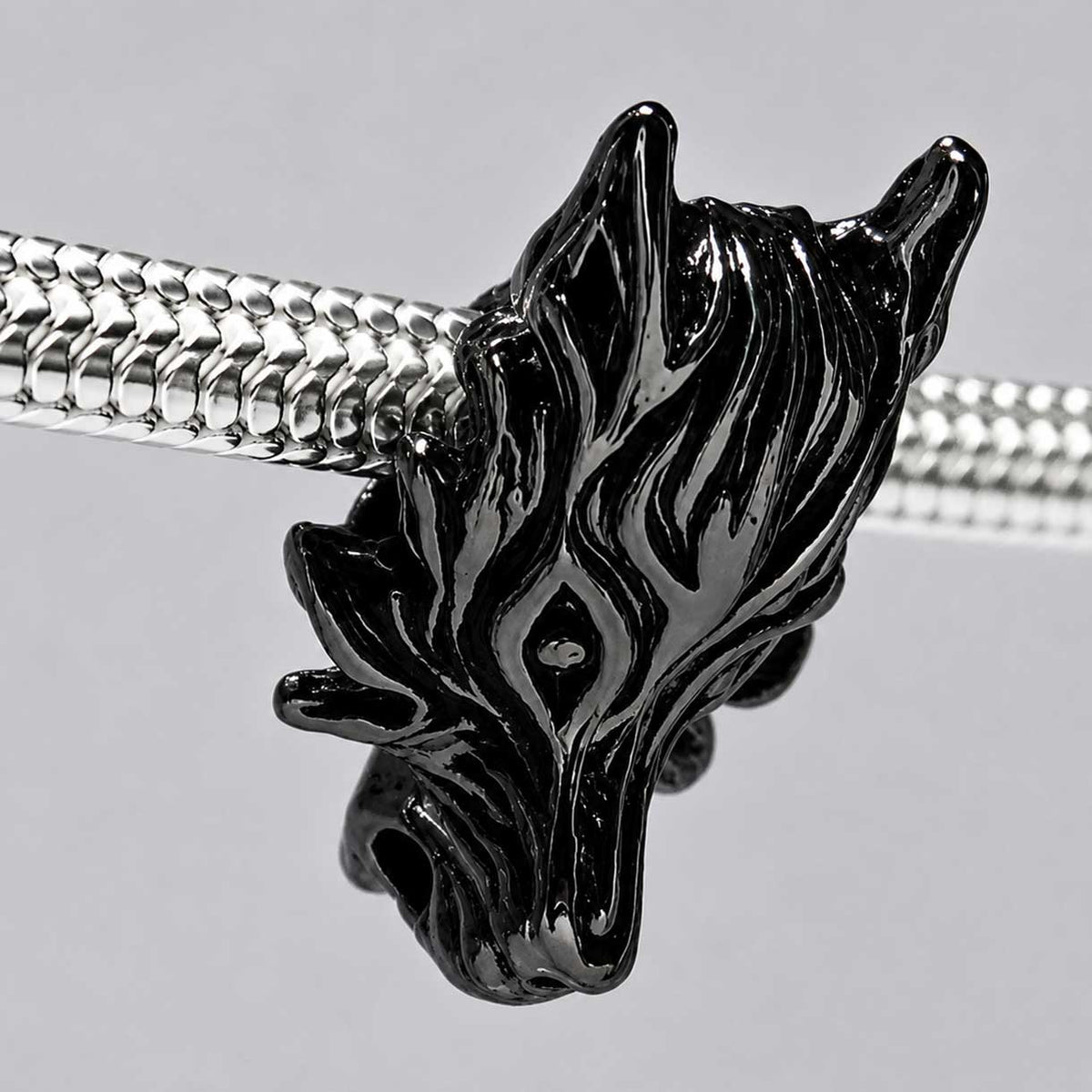 Black Wolf Bead (5 Pack) China